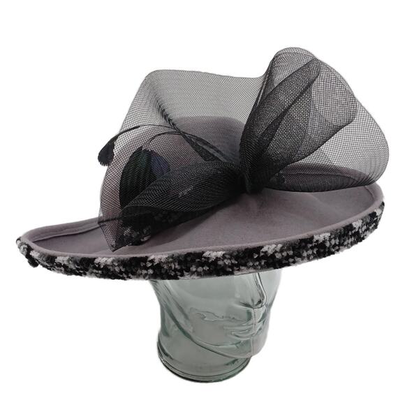 Fascinator Headpiece Hat Wedding Fashion Cap W/ Feathers and netting 100% Wool - Picture 1 of 11